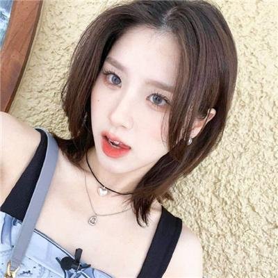 一杯咖啡与新穿的鞋子